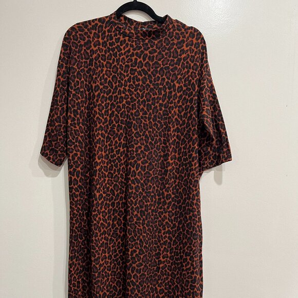 Dressed in Lala Ozzy Dress in Leopard - Picture 2 of 3